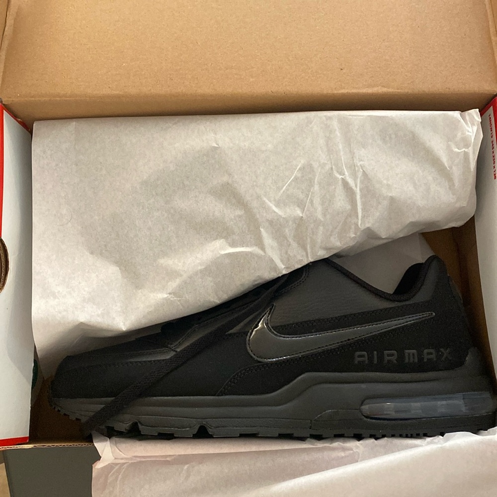 NIKE AIR MAX 3 size 12